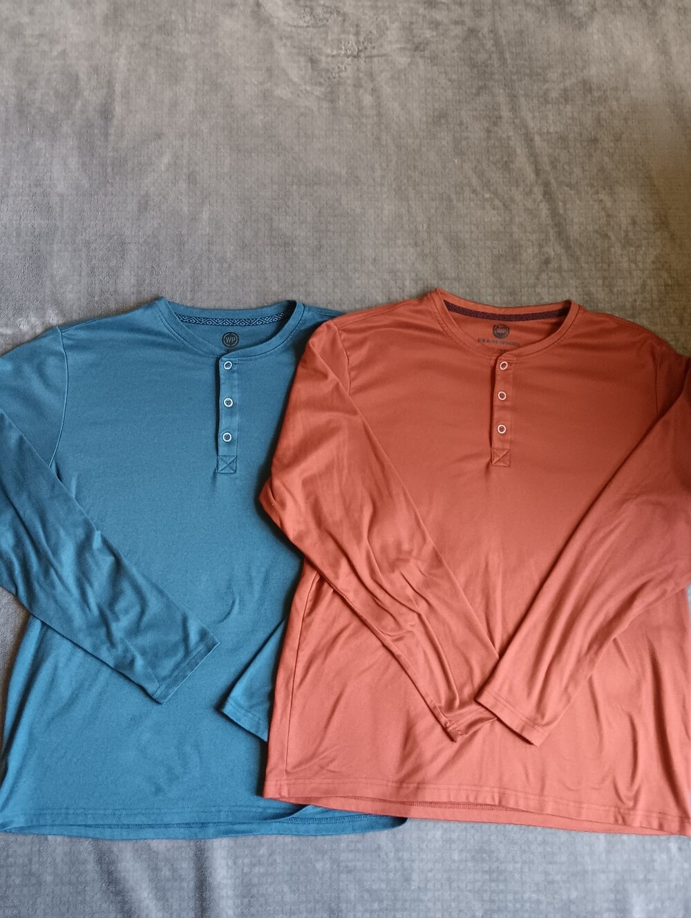 Two Weatherproof Mens Long Sleeve Henleys in Teal & Rust, Size XL, Soft & Comfy